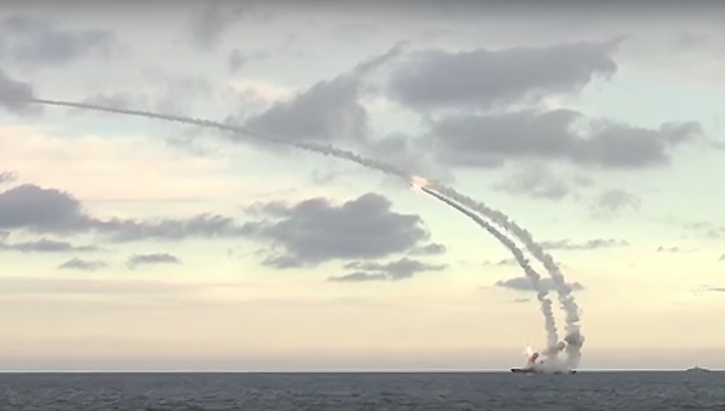 Ρωσία: Εκτόξευσε πυραύλους cruise από τη Μαύρη Θάλασσα και «εξαέρωσαν» ουκρανικούς στόχους